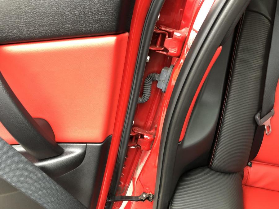 Детали экстерьера Mazda RX-8 2005 года  (фото 169 из 197)